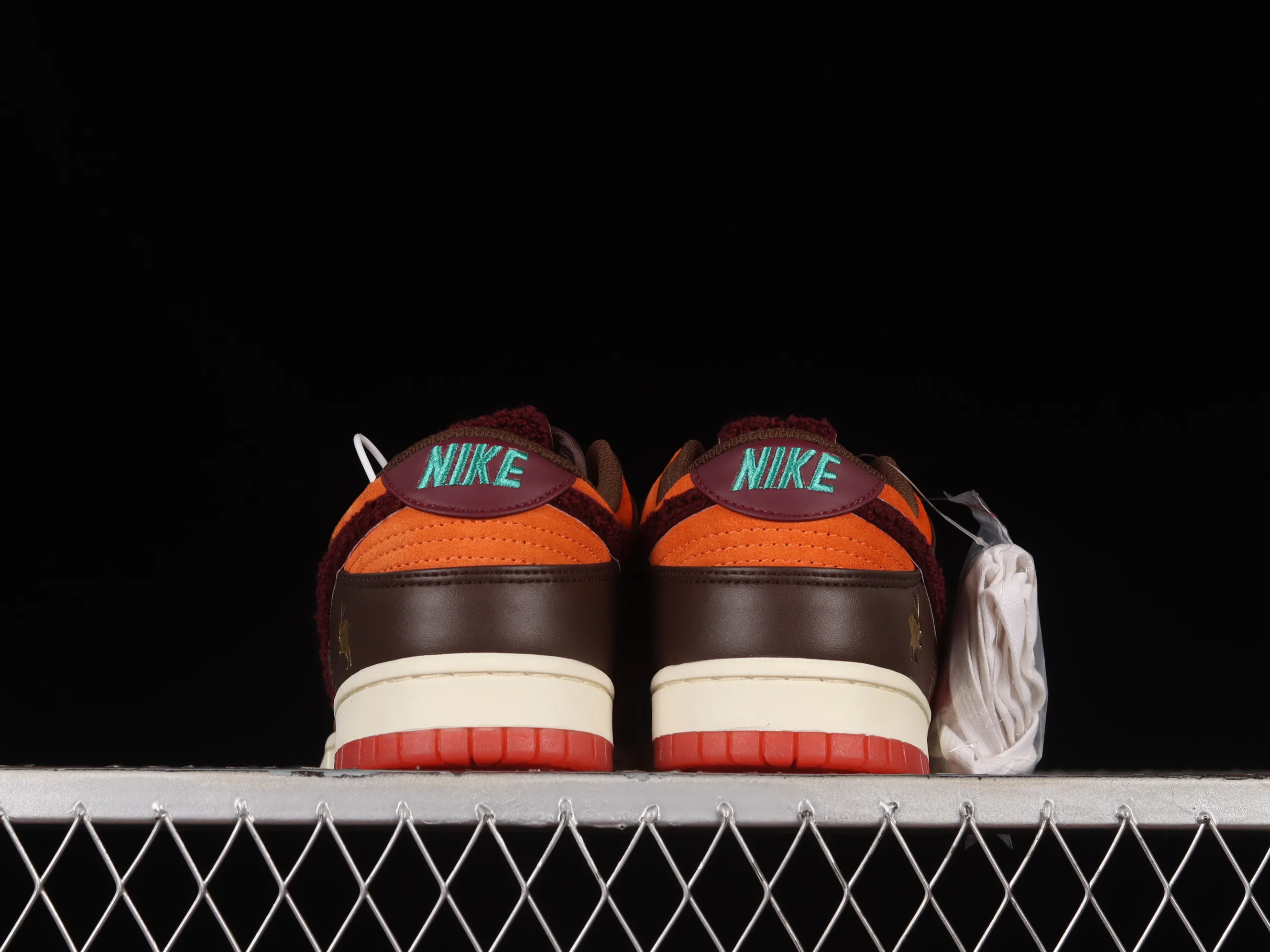 All Categories Nk SB Dunk Series Nk SB Dunk Low Low-top sneakers Cost-effective version Nk Dunk Low "Year of the Rabbit" Year of the Rabbit limited edition Rabbit theme SB low-top sports and leisure sneakers FD4203-661